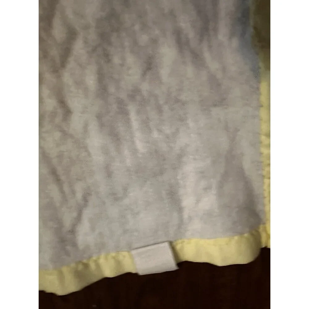 Vtg‎ Chatham Pale Yellow Acrylic Baby Crib Blanket Satin Trim Lovey 30 X 40 USA
